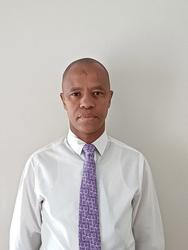 Zukile  Tshandu, estate agent